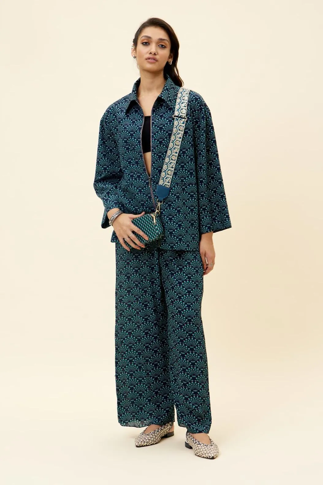 Blue Print Oversized Shaket With Pants