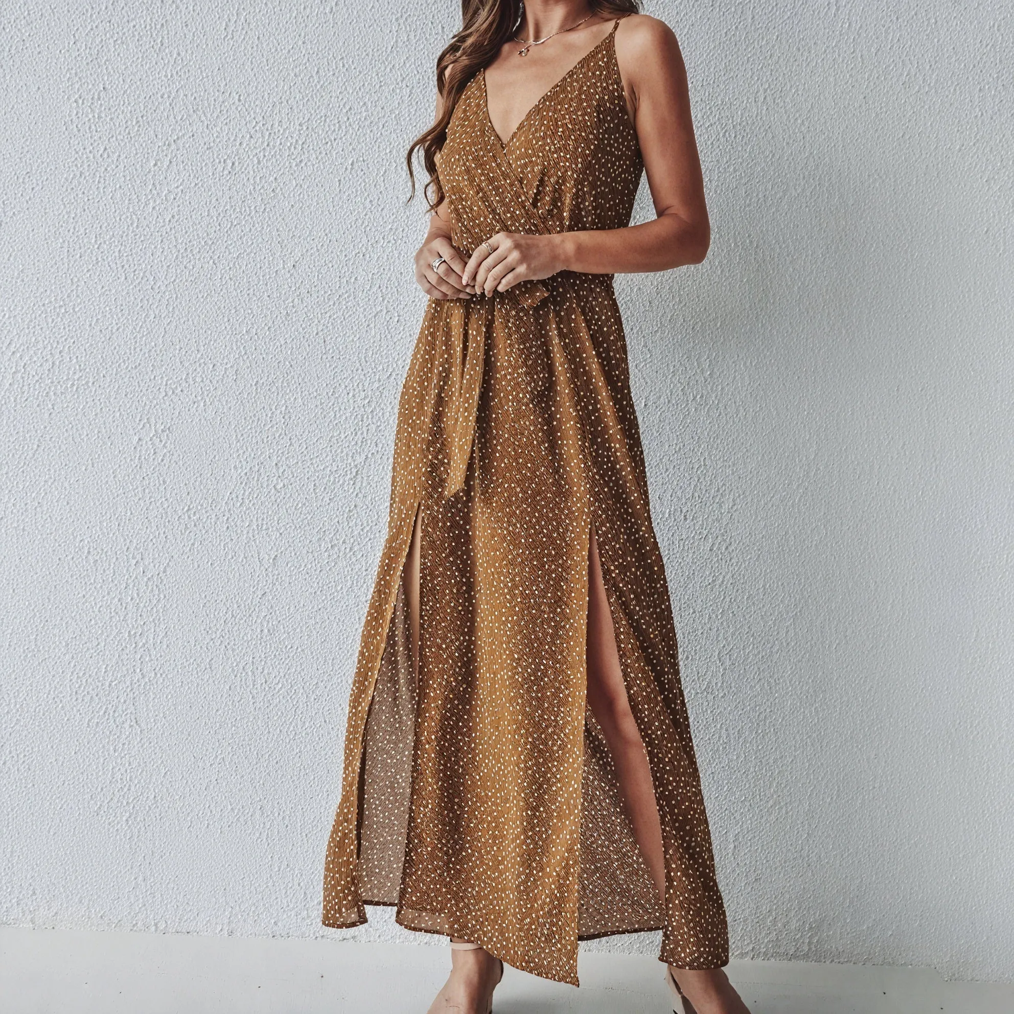 Chic Summer Maxi Dress with V-Neckline