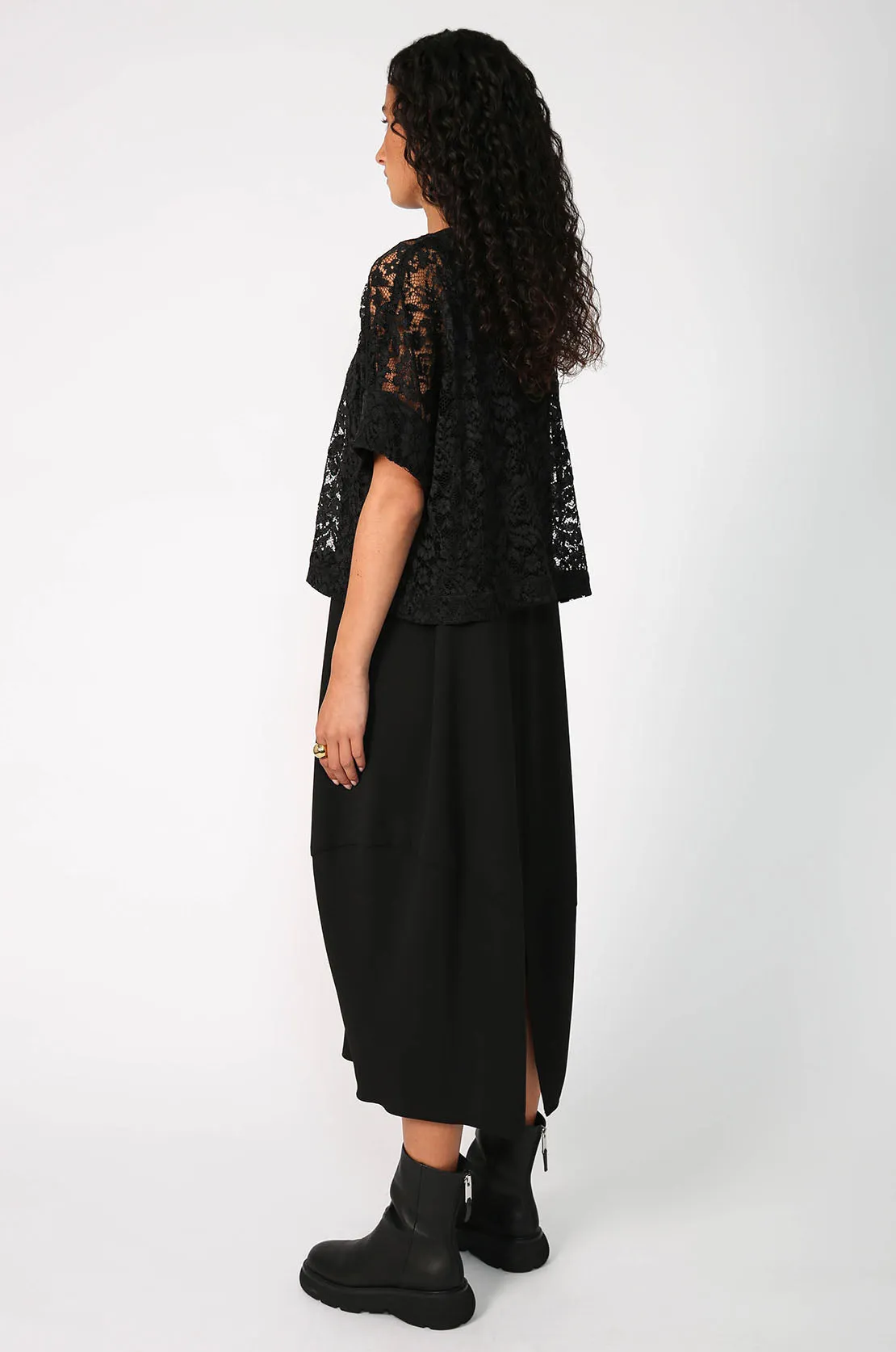 followed crop / black lace