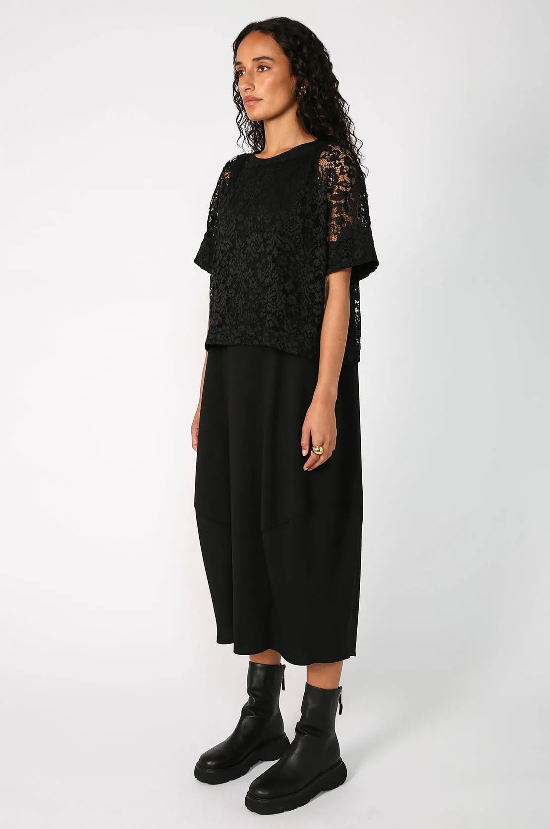 followed crop / black lace