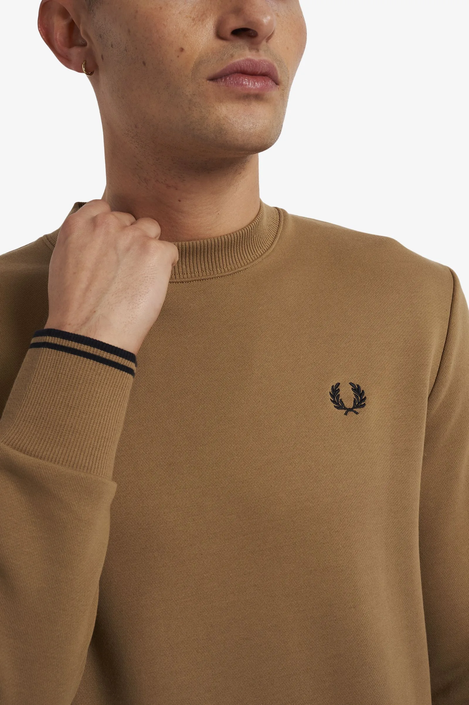 Fred Perry M7535 Crewneck Sweatshirt 363 Warm Stone