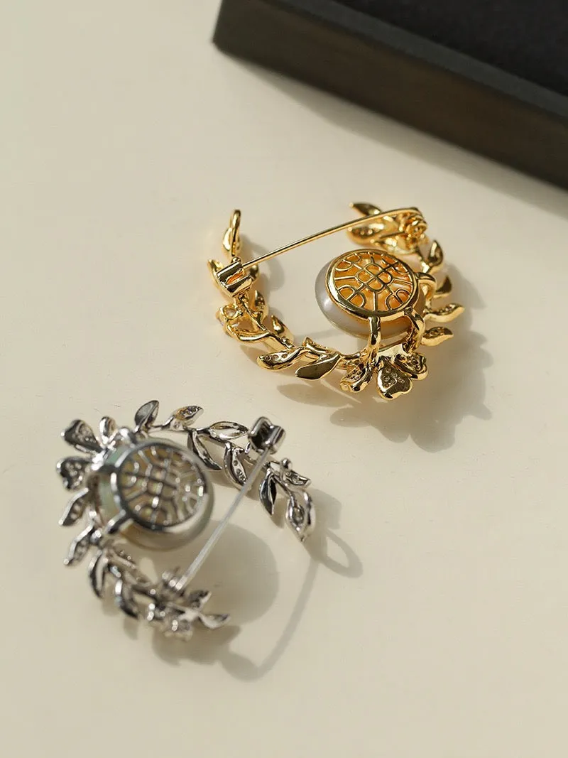 Grey Mabe Pearl Wheat Brooch