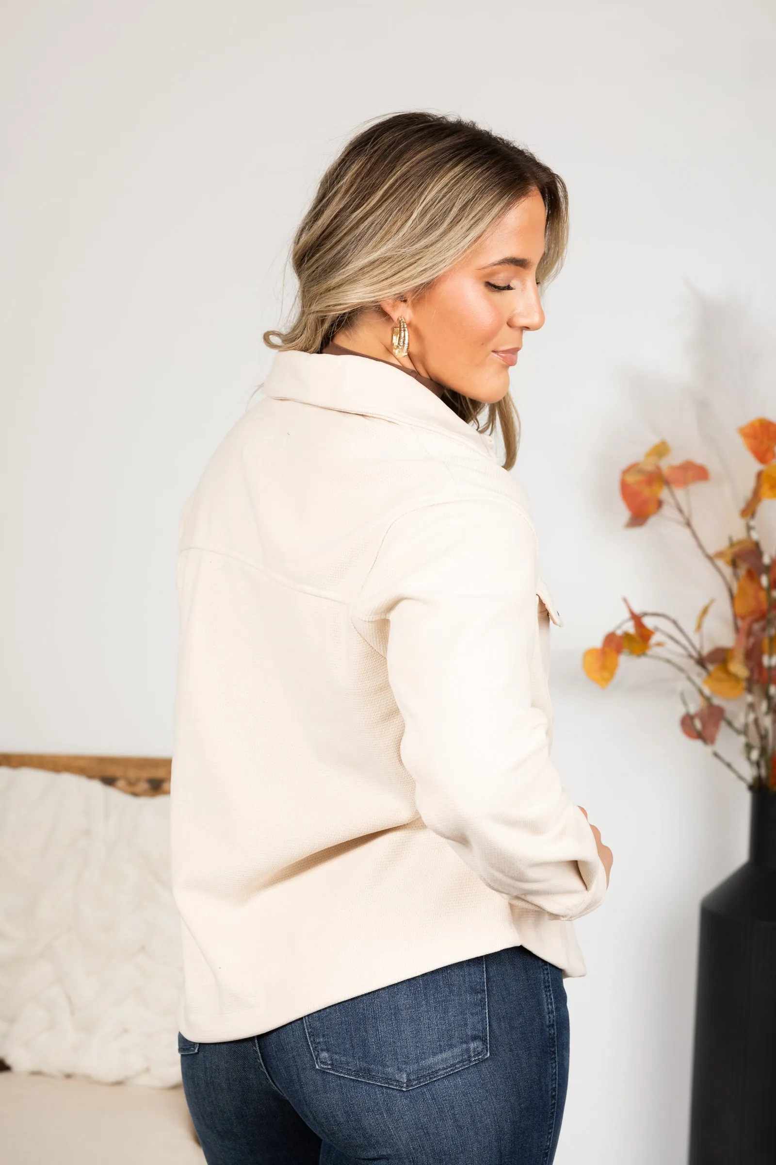 Knit Buttoned Jacket With Front Pockets