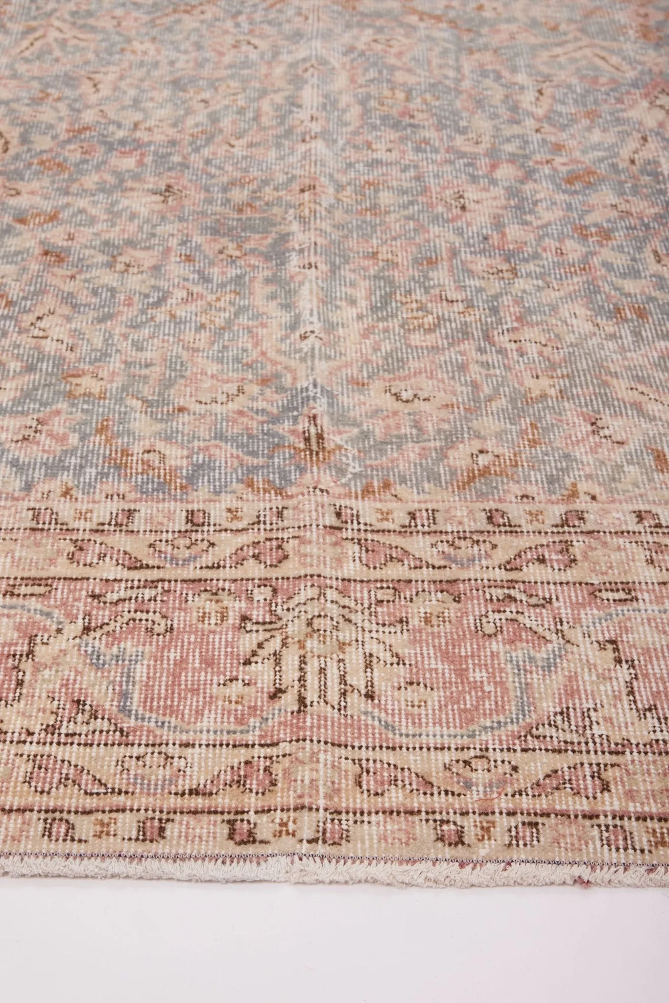 'Linden' Persian Vintage Rug- 6'9.5'' x 10'1''