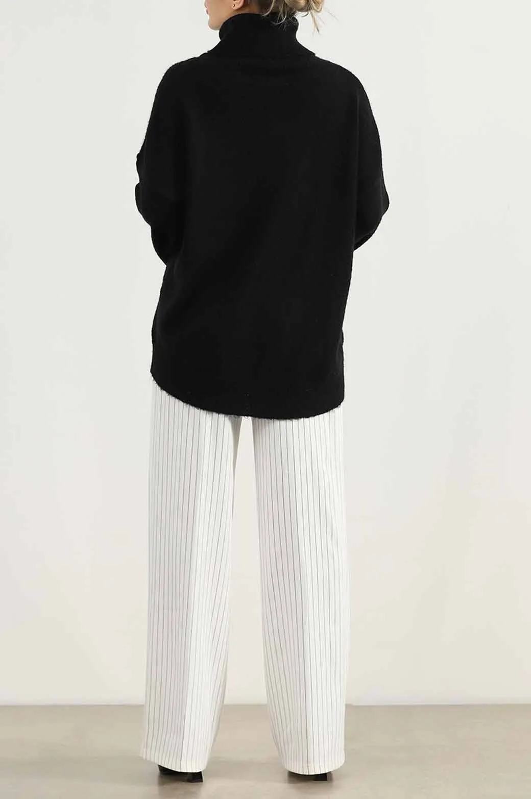 MANHATTAN HIGH NECK SWEATER