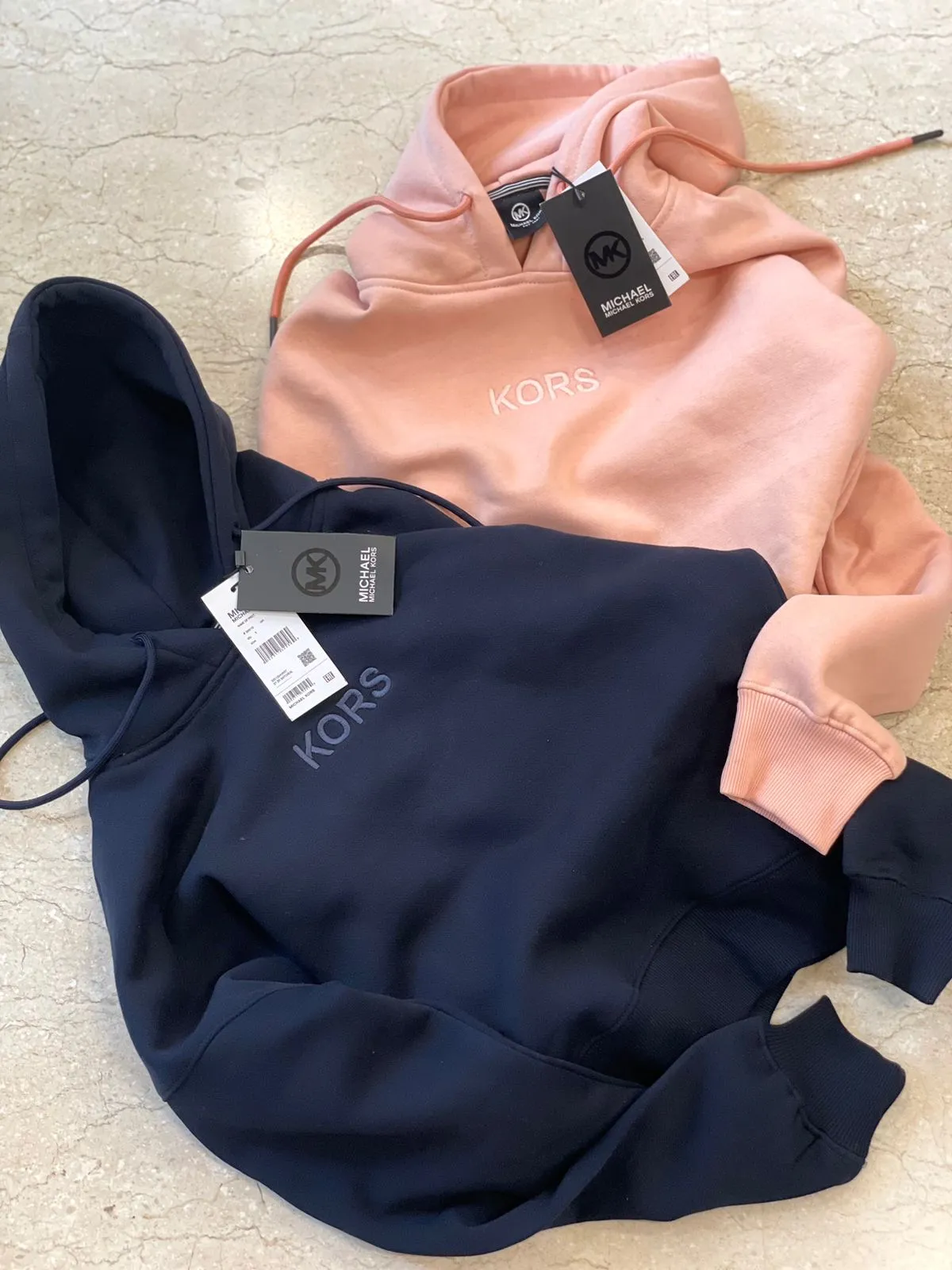 MICHAEL KORS || Women Full Sleeve Solid Hooded Sweatshirt
