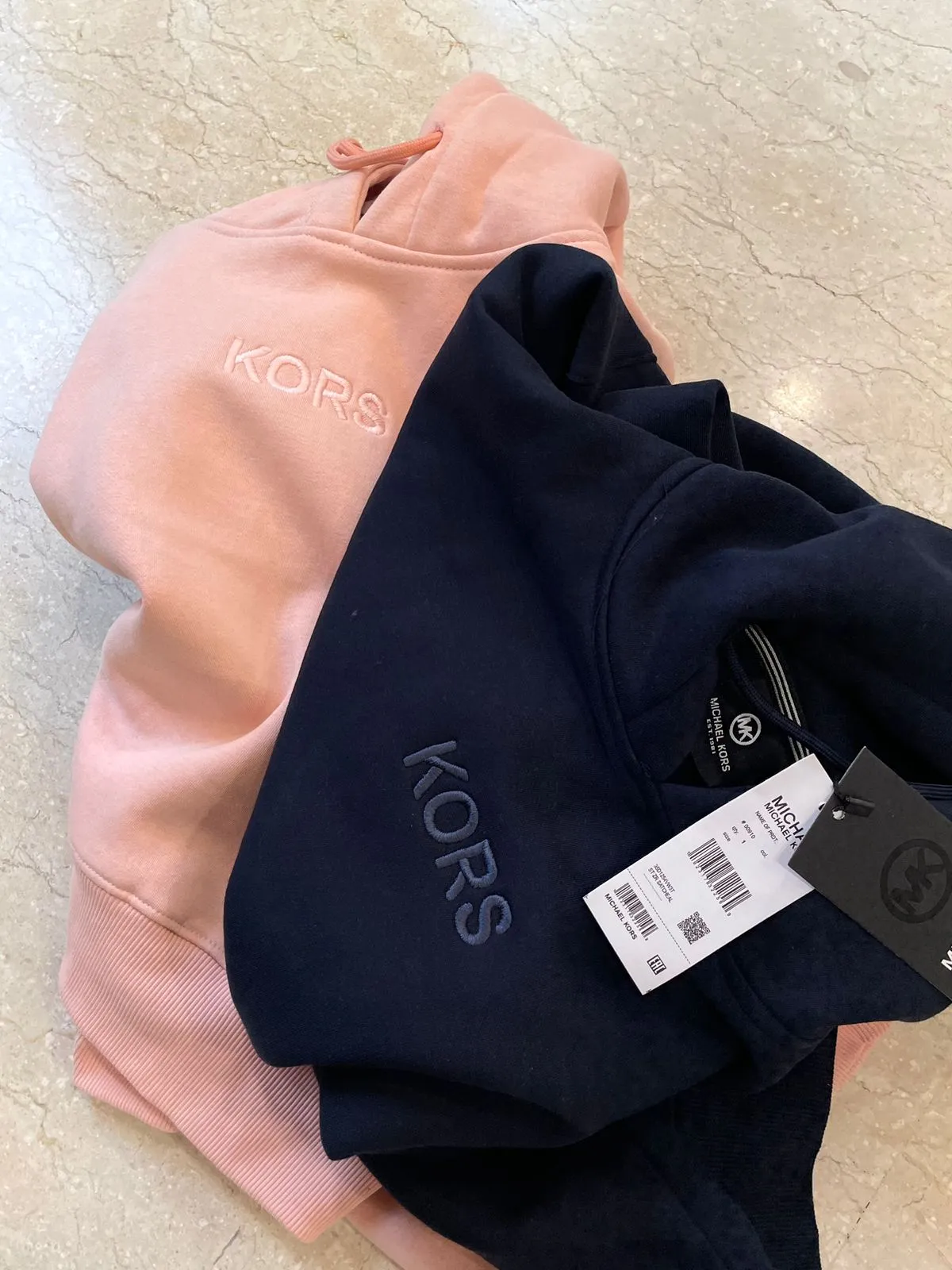 MICHAEL KORS || Women Full Sleeve Solid Hooded Sweatshirt