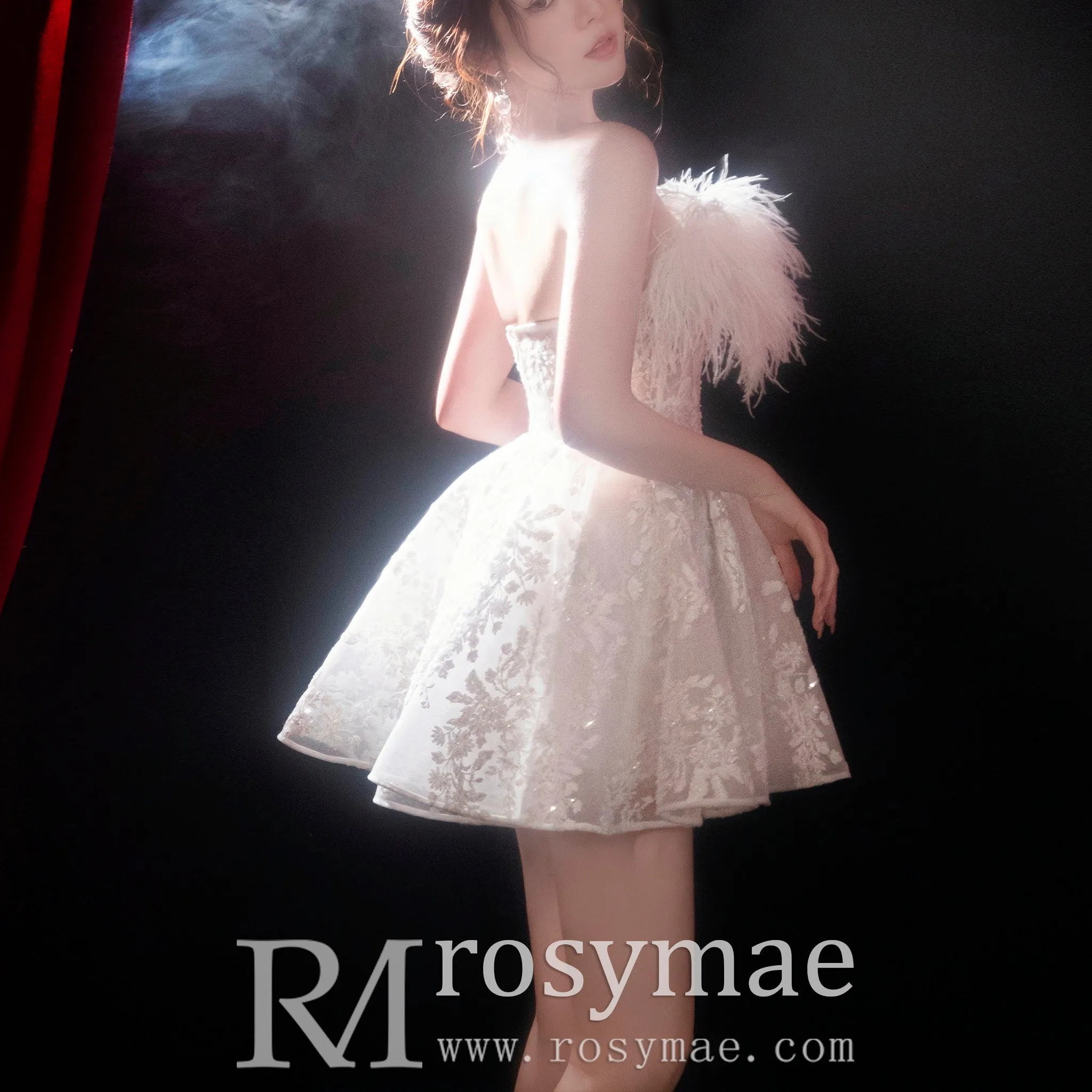 Sexy Leg Length Short Wedding Dress with Ostrich Feather