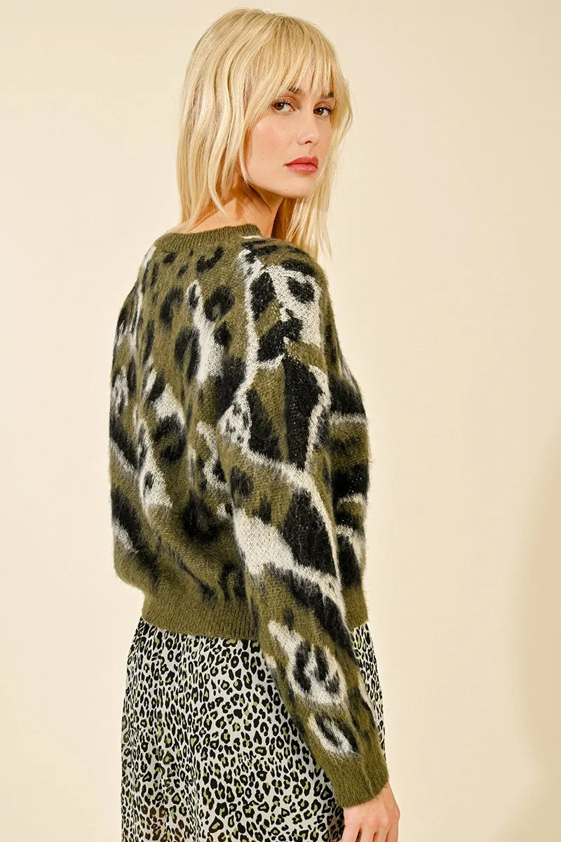 SHORT SWEATER WITH ANIMAL PRINT