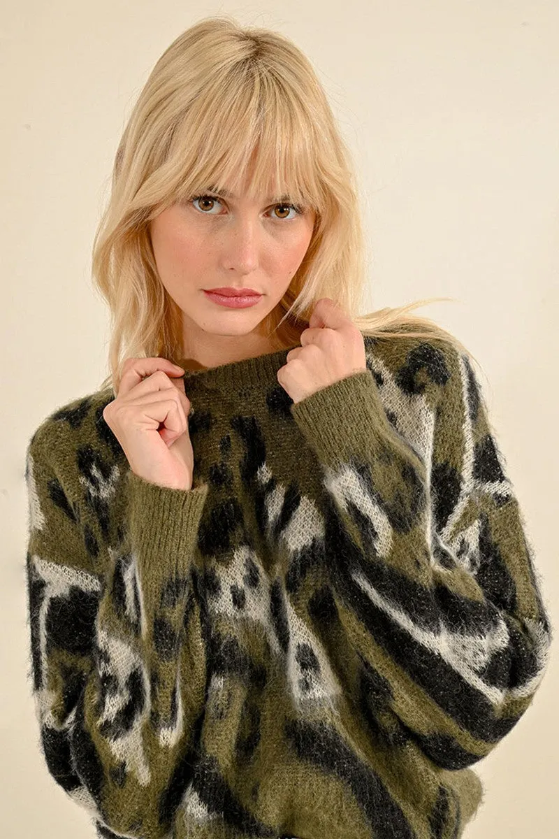 SHORT SWEATER WITH ANIMAL PRINT