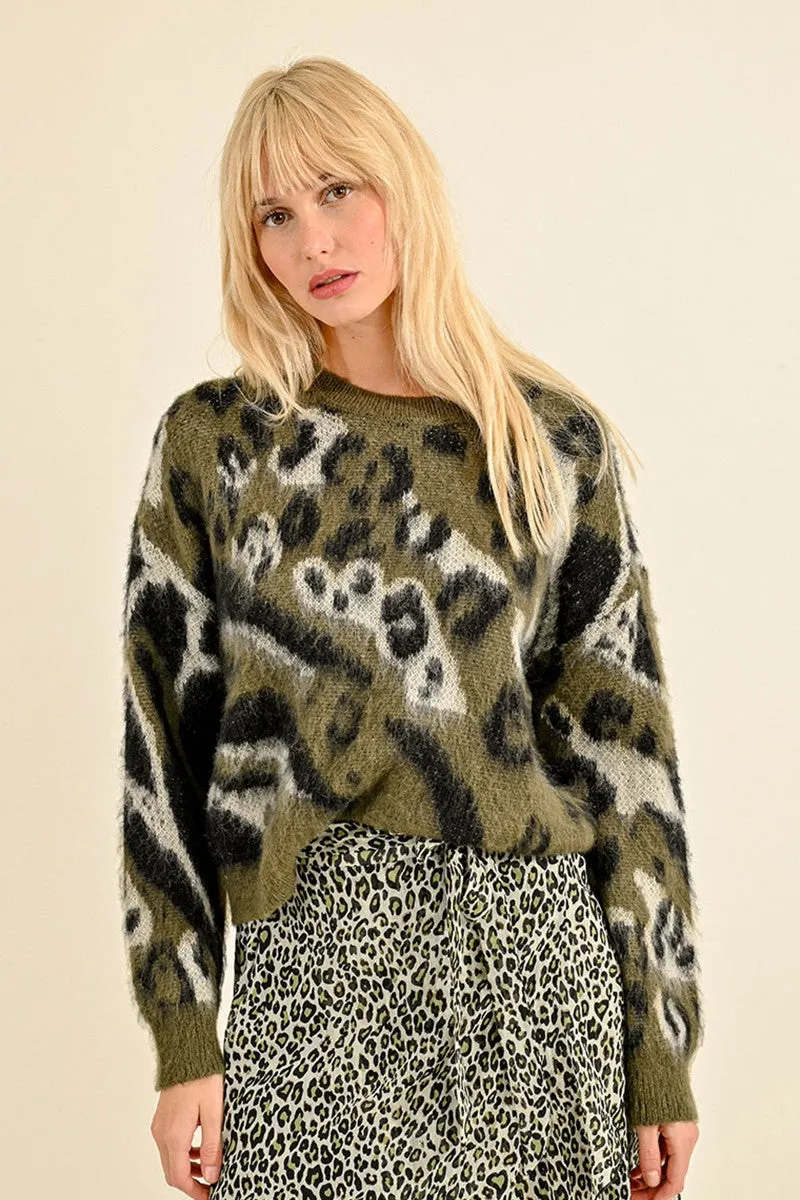 SHORT SWEATER WITH ANIMAL PRINT