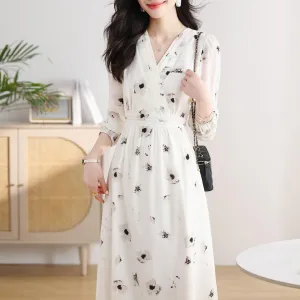 Stunning Floral Print Chiffon Dress with Slimming Waist and Mesh Detail