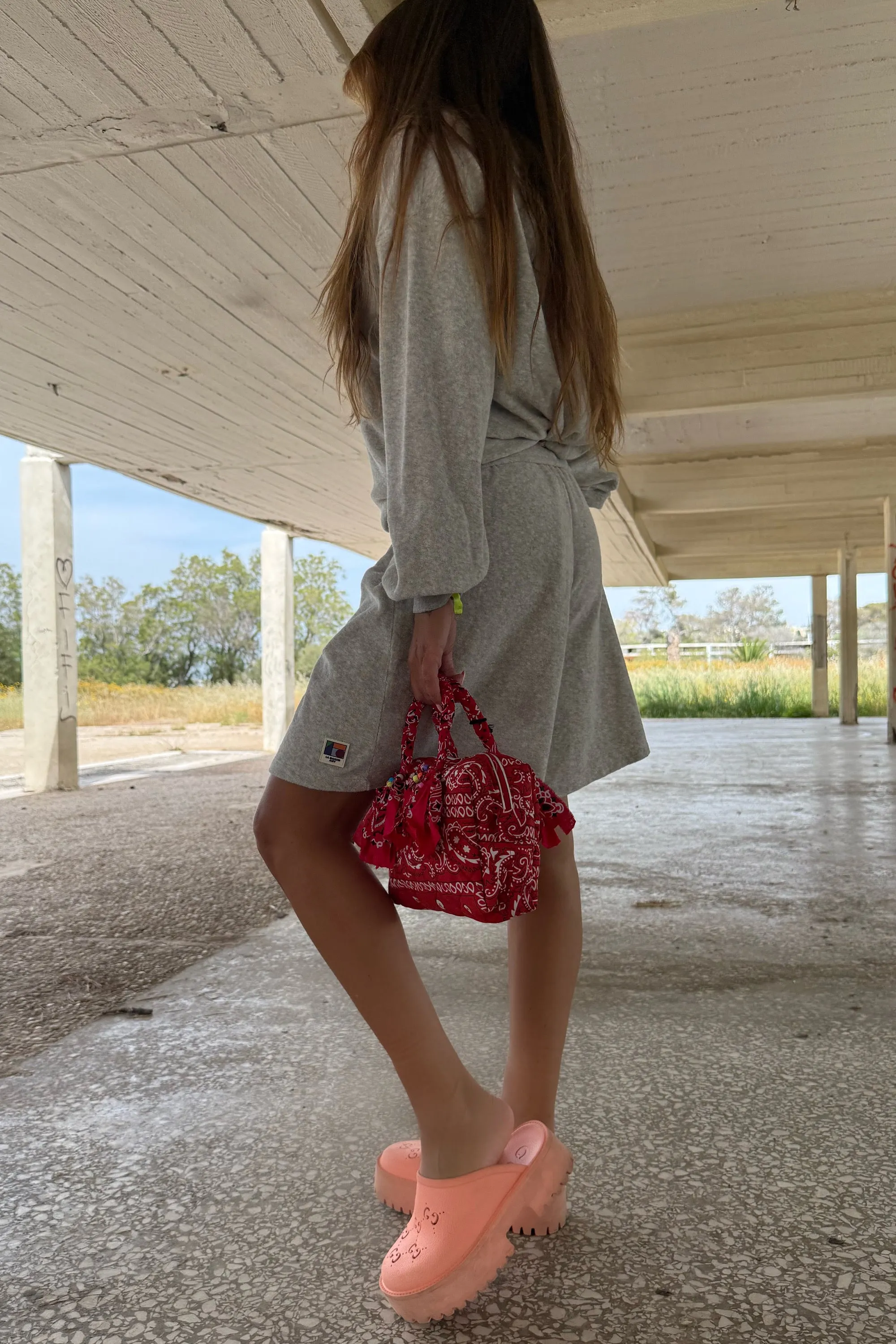 SWEATSHIRT