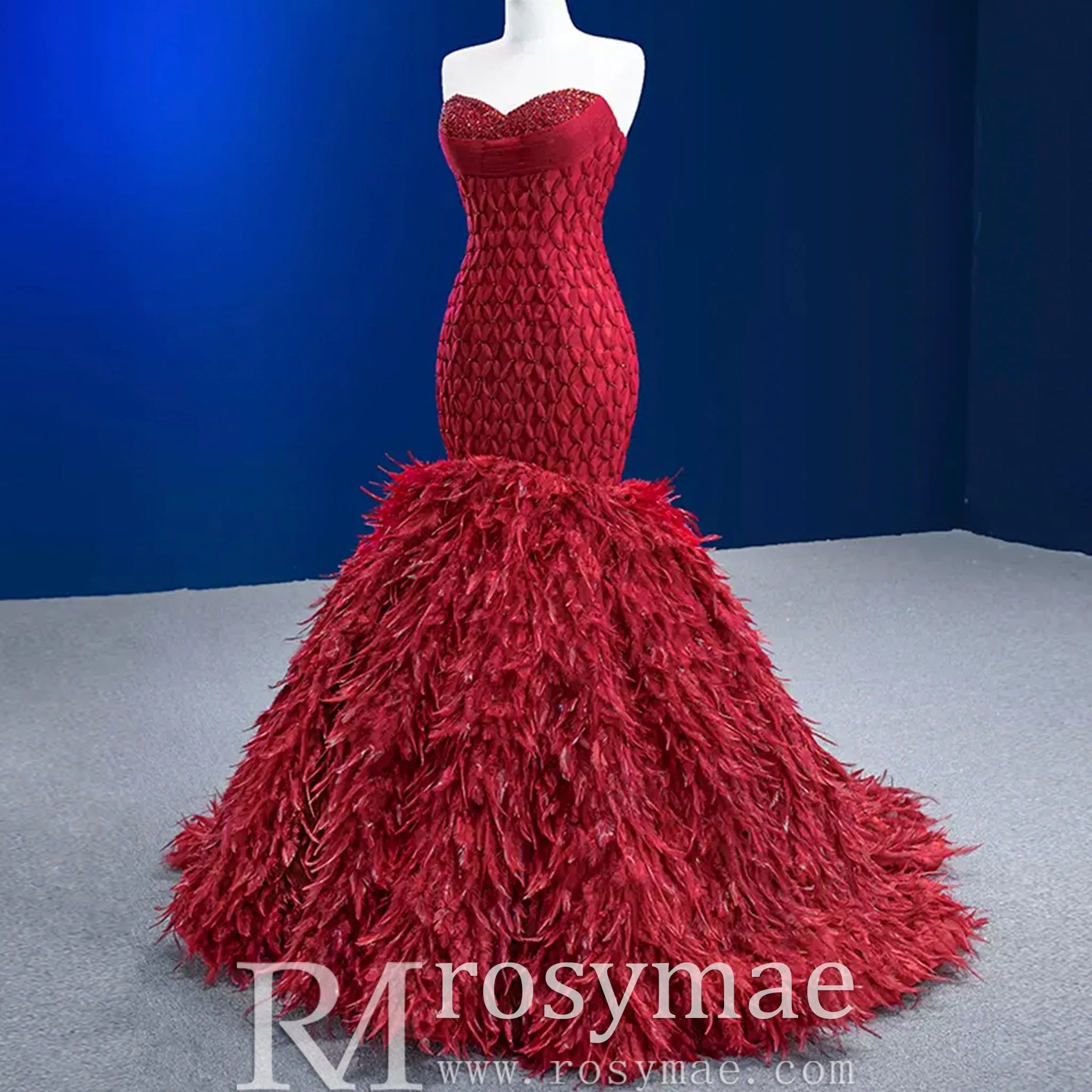 Sweetheart Trumpet Luxury Wedding Dress with Feather